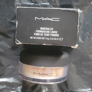 MAC cosmetics, medium plus, foundation